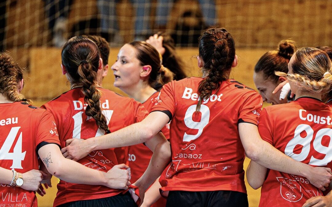 Les Louves font le dos rond