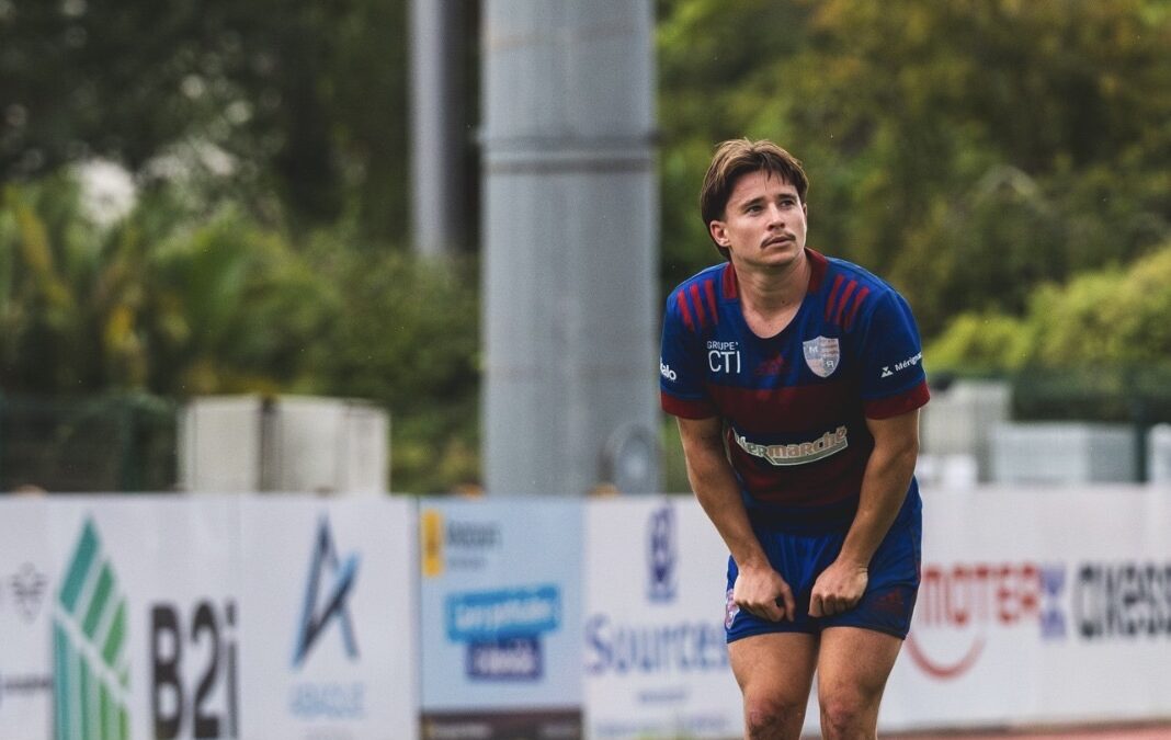 Tom ne lâche jamais rien