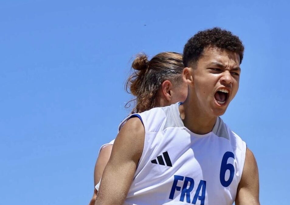 Grand bleu pour Abed