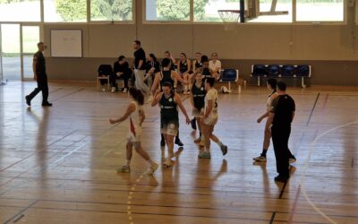 Les jeunes Louves grimpent d’un étage